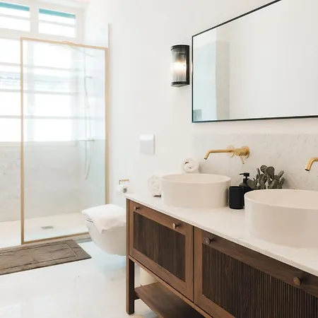 Boutique Luxury In Historic Balluta Building *
