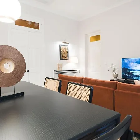 Boutique Luxury In Historic Balluta Building