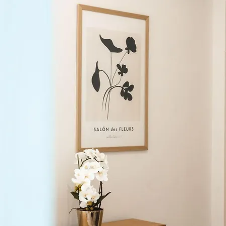 Boutique Luxury In Historic Balluta Building *